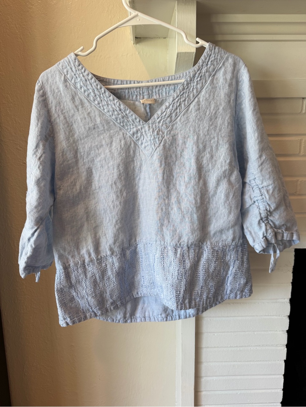 Poetry 100% Linen Light Blue Embroidered Hem Tunic Women’s US 8 V-Neck